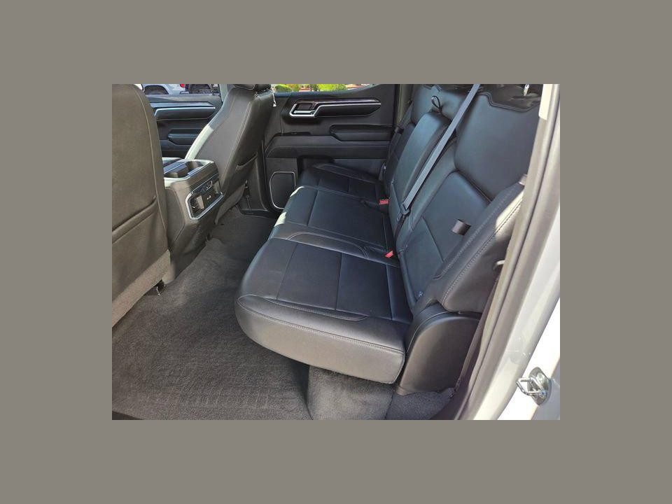 2022 Chevrolet Silverado 1500 4WD Crew Cab Short Bed LTZ