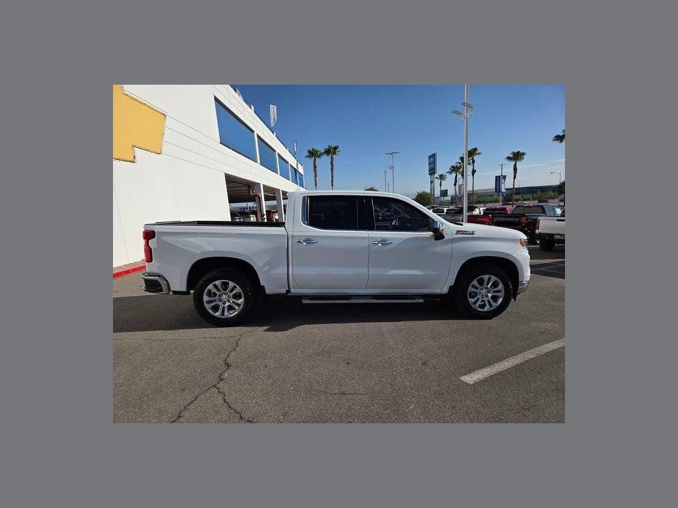 2022 Chevrolet Silverado 1500 4WD Crew Cab Short Bed LTZ