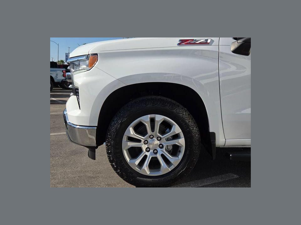 2022 Chevrolet Silverado 1500 4WD Crew Cab Short Bed LTZ