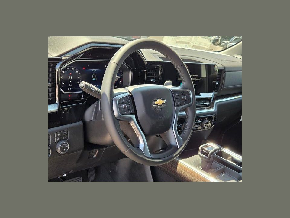 2026 Chevrolet Silverado 1500 4WD Crew Cab Standard Bed LT