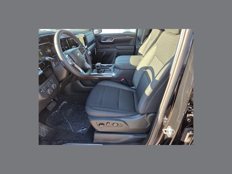 2026 Chevrolet Silverado 1500 4WD Crew Cab Standard Bed LT