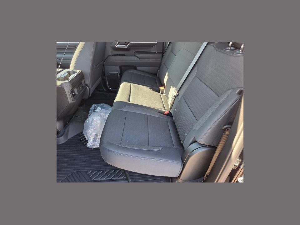 2026 Chevrolet Silverado 1500 4WD Crew Cab Standard Bed LT