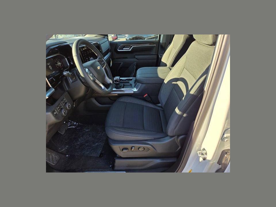 2026 Chevrolet Silverado 1500 4WD Crew Cab Standard Bed LT