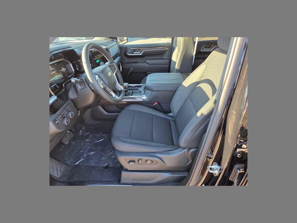 2026 Chevrolet Silverado 1500 4WD Crew Cab Standard Bed LT