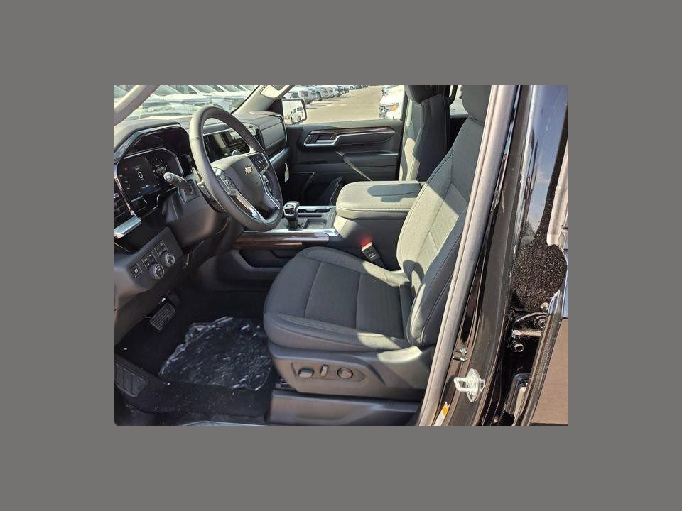 2026 Chevrolet Silverado 1500 4WD Crew Cab Standard Bed LT