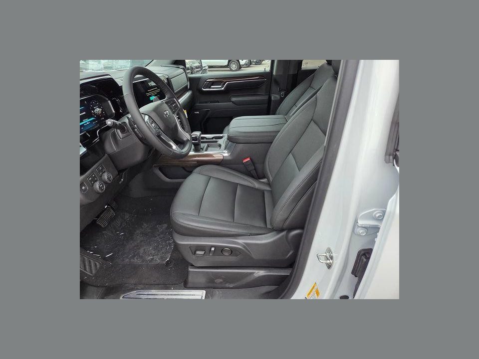 2026 Chevrolet Silverado 1500 4WD Crew Cab Standard Bed LT