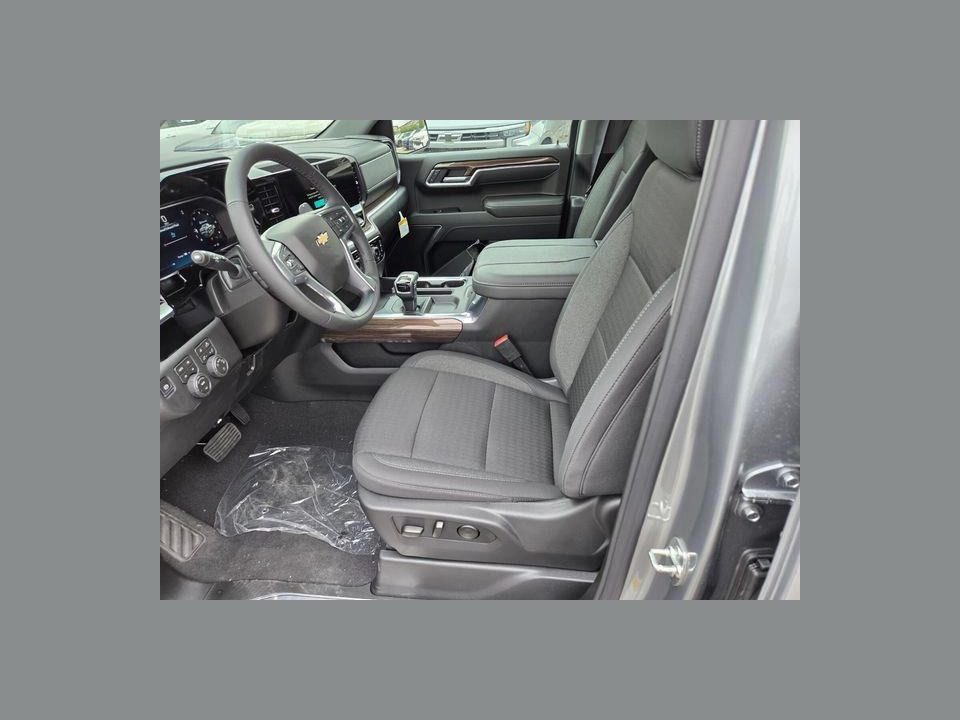 2026 Chevrolet Silverado 1500 4WD Crew Cab Standard Bed LT