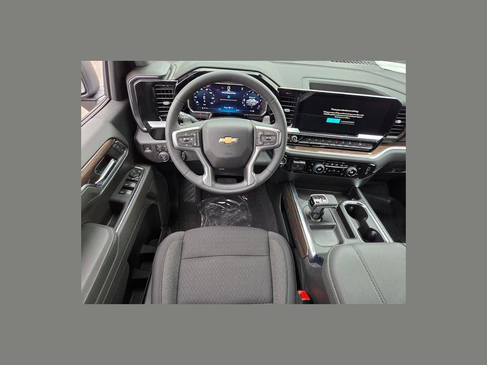 2026 Chevrolet Silverado 1500 4WD Crew Cab Standard Bed LT