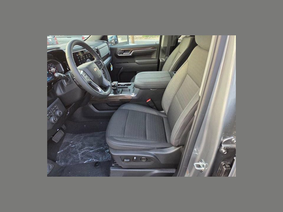 2026 Chevrolet Silverado 1500 4WD Crew Cab Standard Bed LT