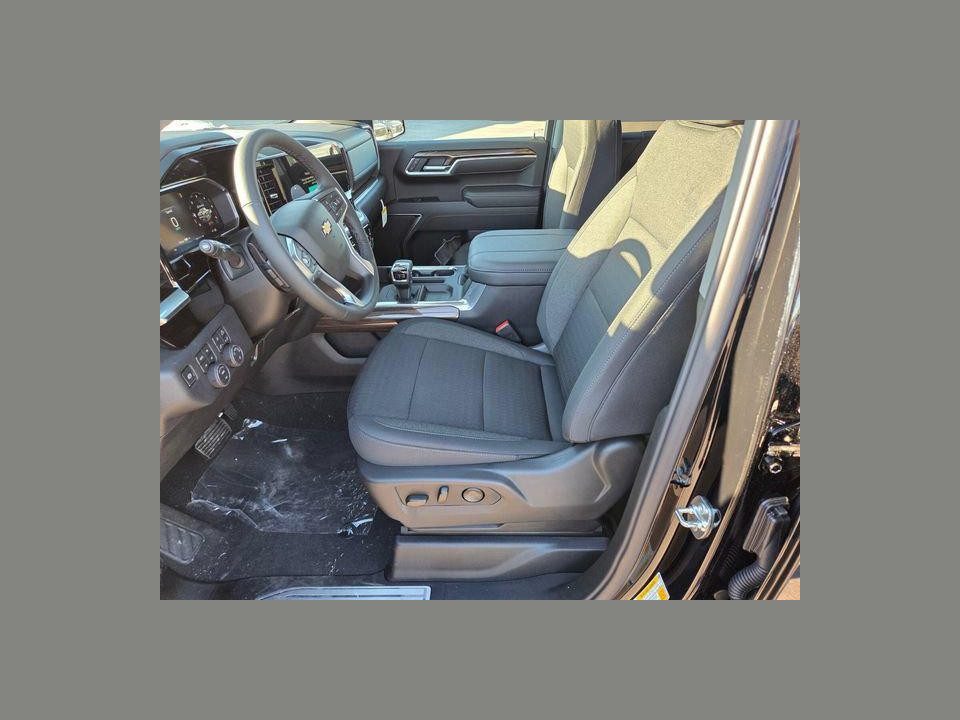 2026 Chevrolet Silverado 1500 4WD Crew Cab Standard Bed LT