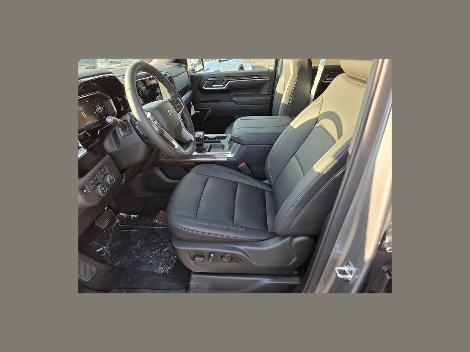 2026 Chevrolet Silverado 1500 4WD Crew Cab Short Bed RST
