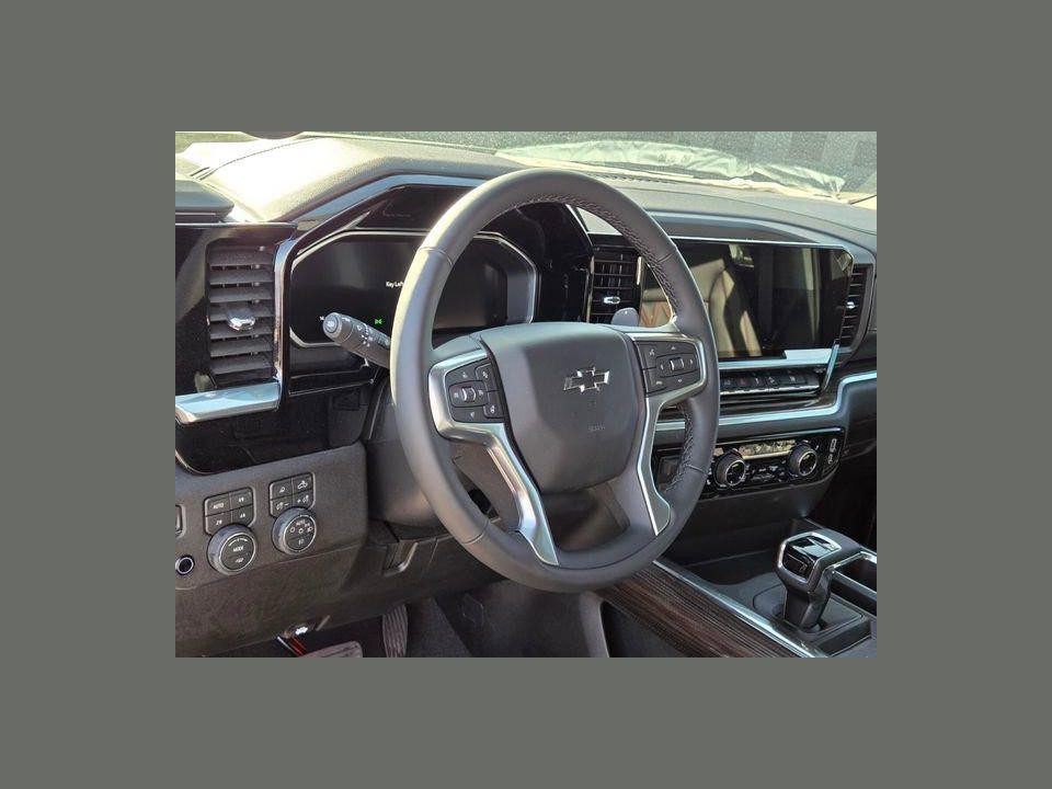 2026 Chevrolet Silverado 1500 4WD Crew Cab Short Bed RST