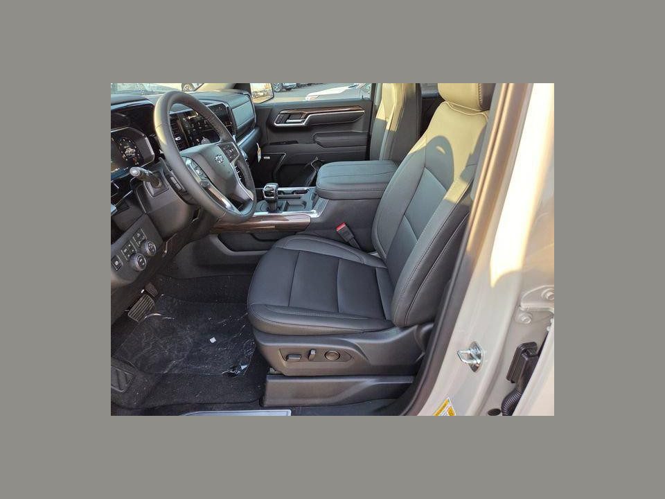 2026 Chevrolet Silverado 1500 4WD Crew Cab Short Bed RST