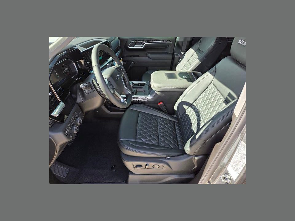 2026 Chevrolet Silverado 1500 4WD Crew Cab Short Bed RST