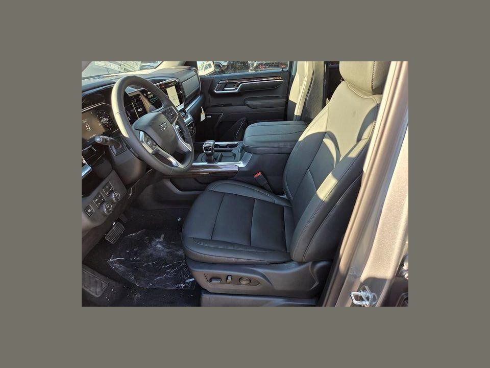 2026 Chevrolet Silverado 1500 4WD Crew Cab Short Bed RST