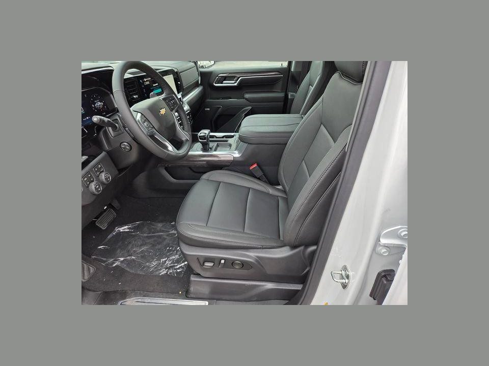 2026 Chevrolet Silverado 1500 4WD Crew Cab Short Bed LTZ