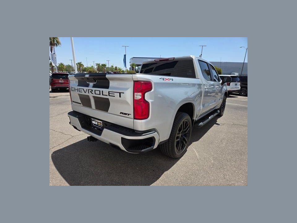 2021 Chevrolet Silverado 1500 4WD Crew Cab Short Bed RST
