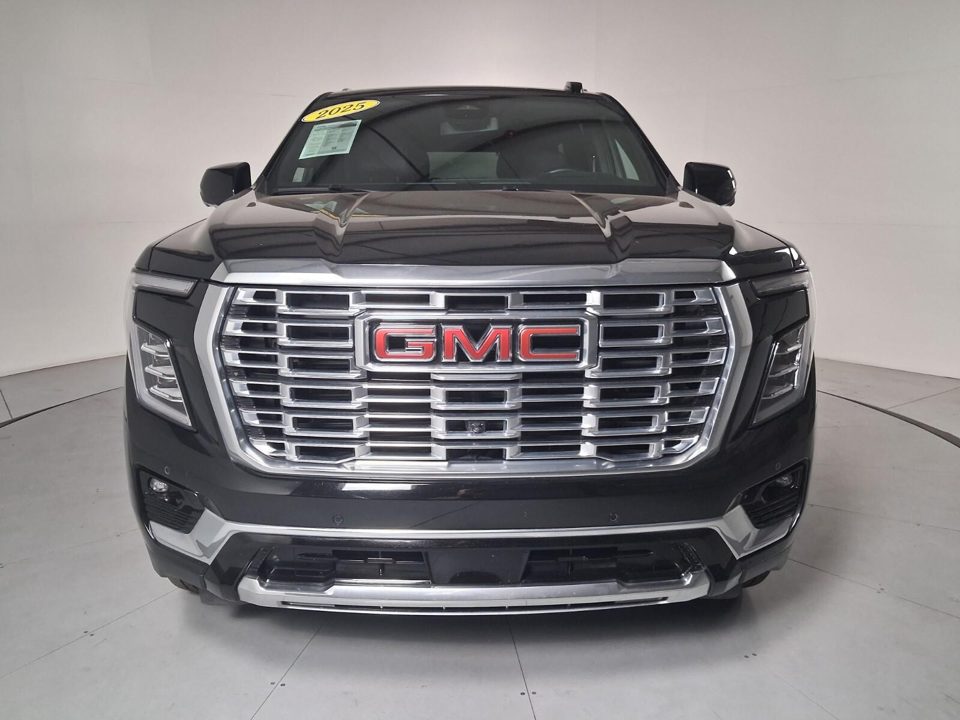 2025 GMC Yukon 4WD Denali