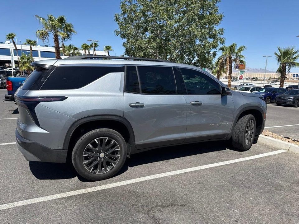 2024 Chevrolet Traverse FWD LT