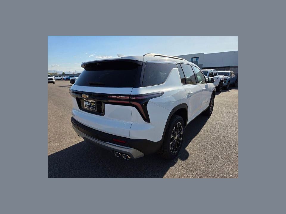 2026 Chevrolet Traverse FWD LT