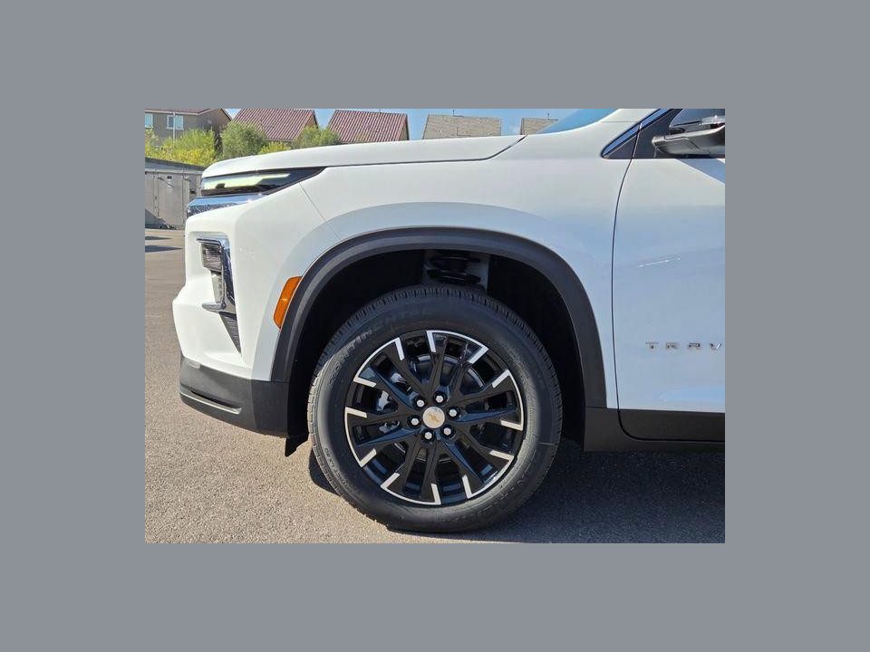 2026 Chevrolet Traverse FWD LT