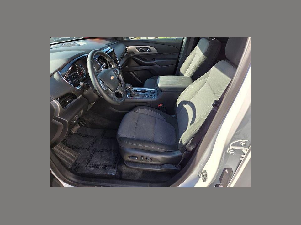 2023 Chevrolet Traverse FWD LT Cloth