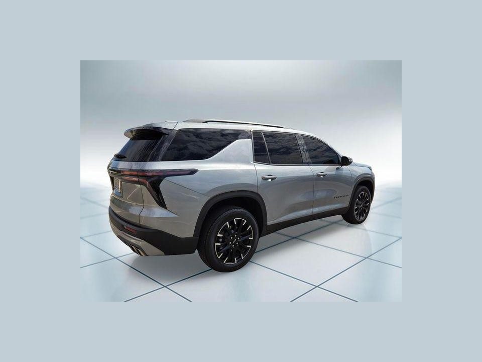 2025 Chevrolet Traverse FWD LT