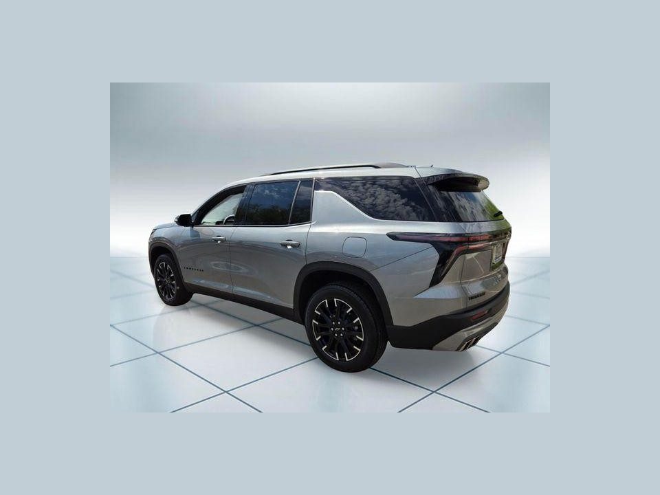 2025 Chevrolet Traverse FWD LT