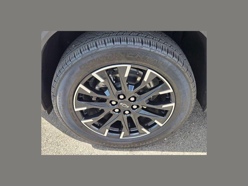 2025 Chevrolet Traverse FWD LT
