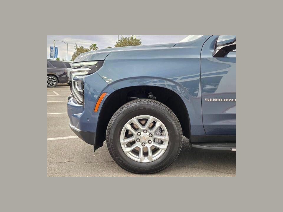 2025 Chevrolet Suburban 2WD LS