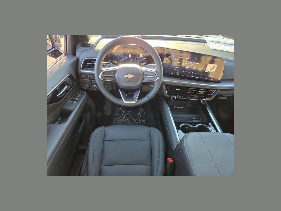 2026 Chevrolet Suburban LT, RWD
