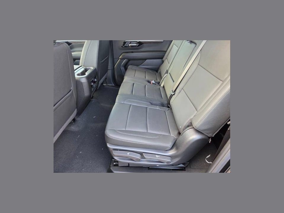 2026 Chevrolet Suburban LT, RWD