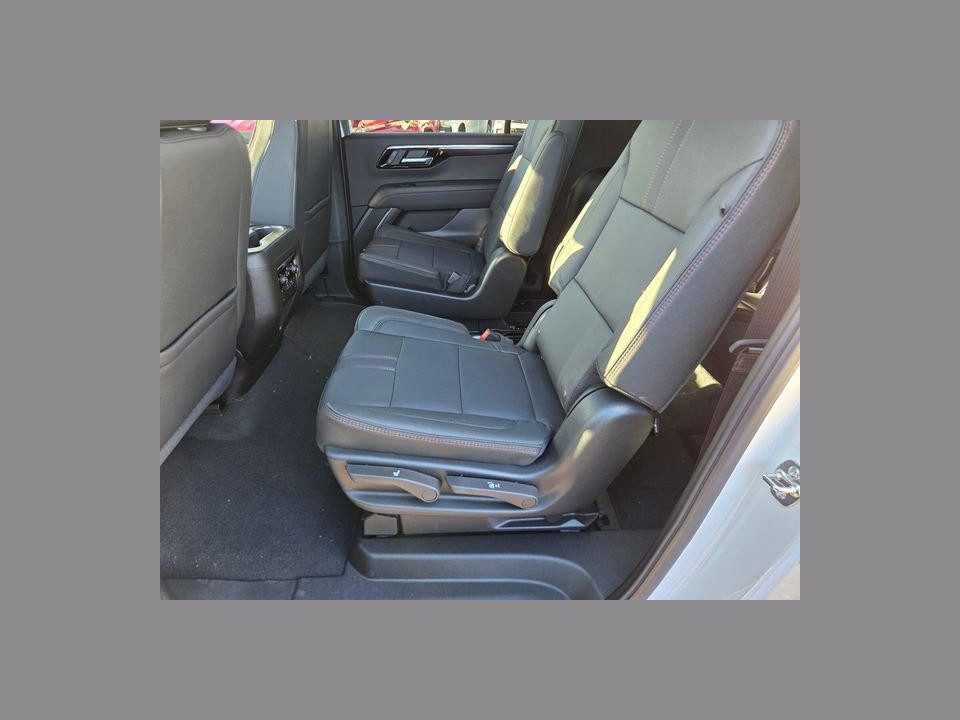 2026 Chevrolet Suburban RST, 4WD