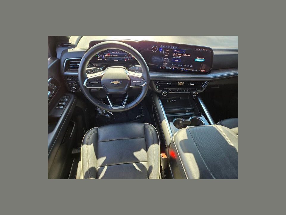 2025 Chevrolet Suburban 4WD Premier