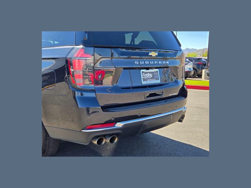 2025 Chevrolet Suburban 4WD Premier