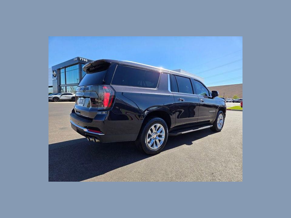 2025 Chevrolet Suburban 4WD Premier