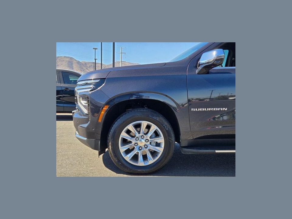 2025 Chevrolet Suburban 4WD Premier