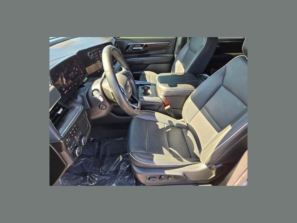 2025 Chevrolet Suburban 4WD Premier
