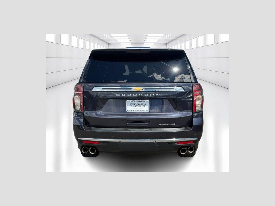 2022 Chevrolet Suburban 2WD Premier