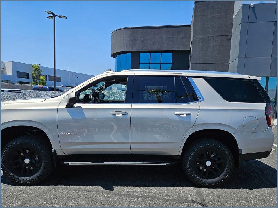 2023 Chevrolet Tahoe 2WD LS