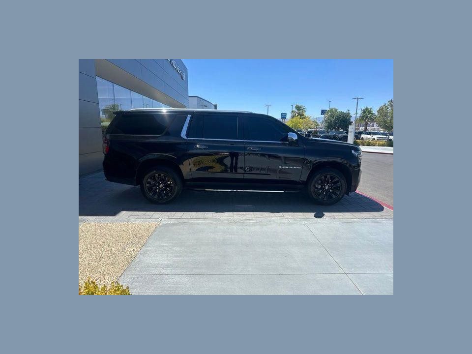 2023 Chevrolet Suburban 4WD Premier