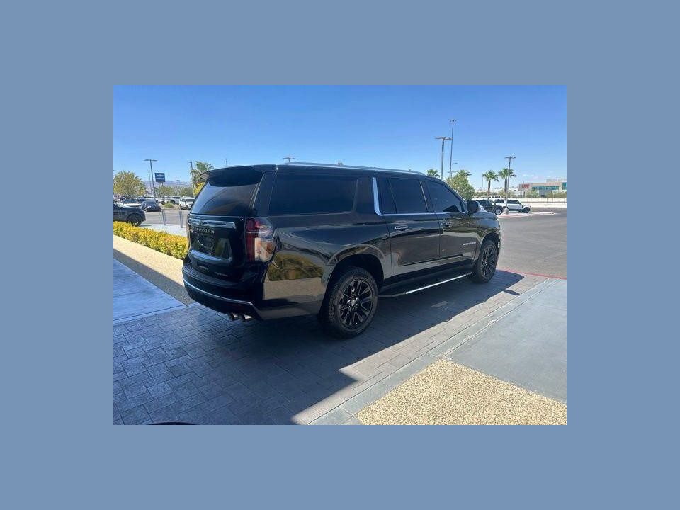 2023 Chevrolet Suburban 4WD Premier