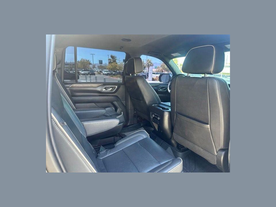 2023 Chevrolet Suburban 4WD Premier
