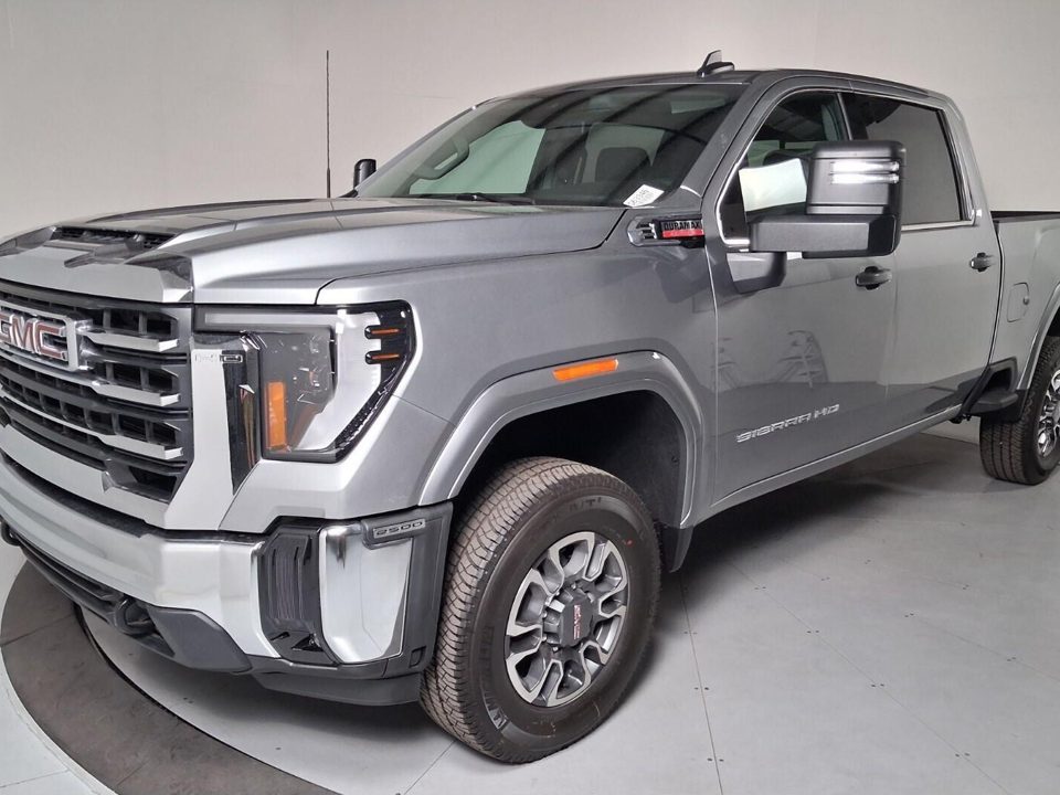 2026 GMC Sierra 2500 HD Crew Cab, Standard Bed, SLE, 4WD