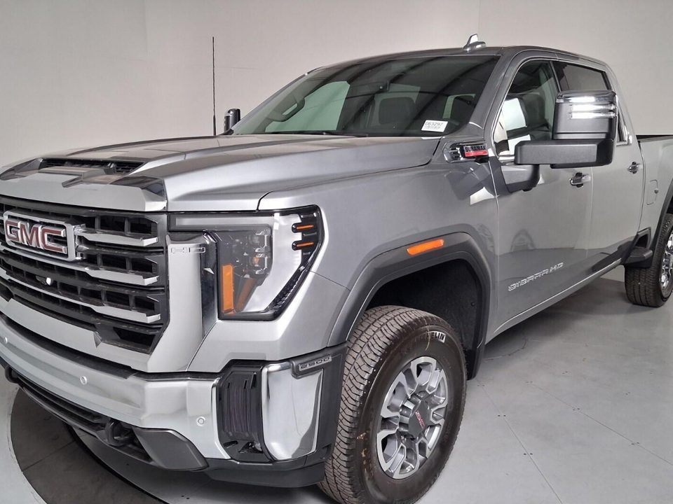 2026 GMC Sierra 2500 HD Crew Cab, Standard Bed, SLT, 4WD