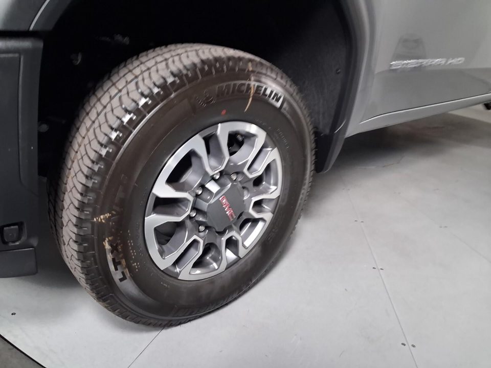 2026 GMC Sierra 2500 HD Crew Cab, Standard Bed, SLT, 4WD