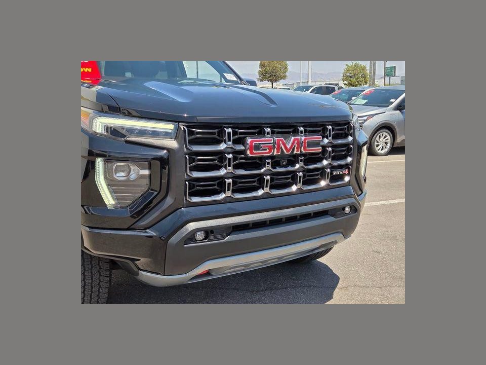 2023 GMC Canyon 4WD Crew Cab Short Box AT4