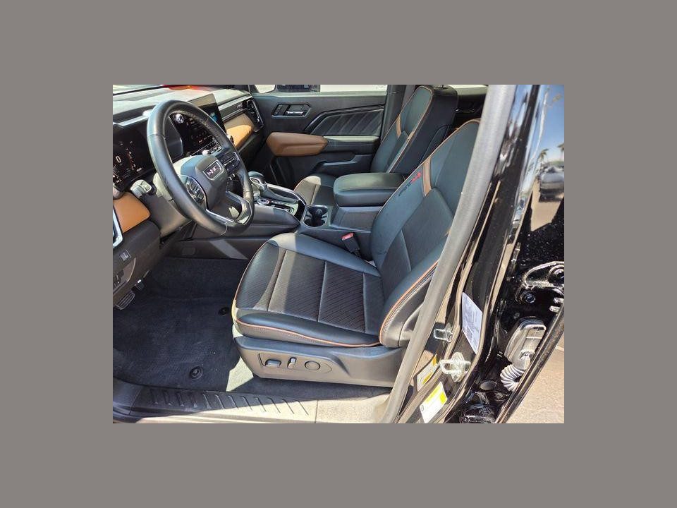 2023 GMC Canyon 4WD Crew Cab Short Box AT4