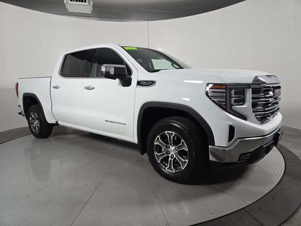 2025 GMC Sierra 1500 2WD Crew Cab Short Box SLT