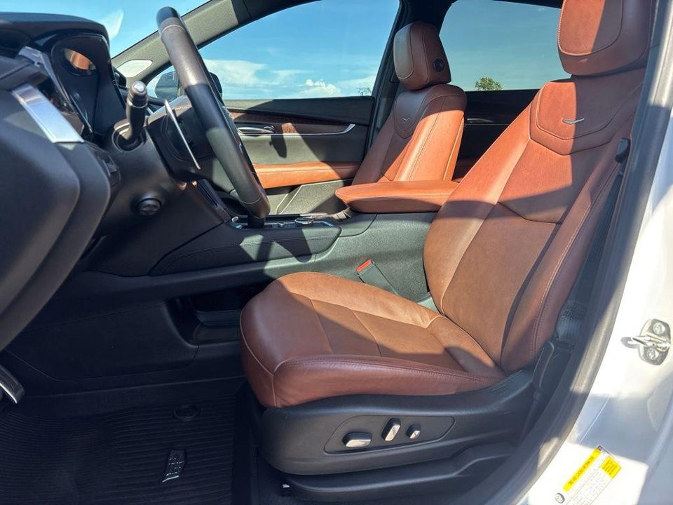 2024 Cadillac XT5 AWD Sport
